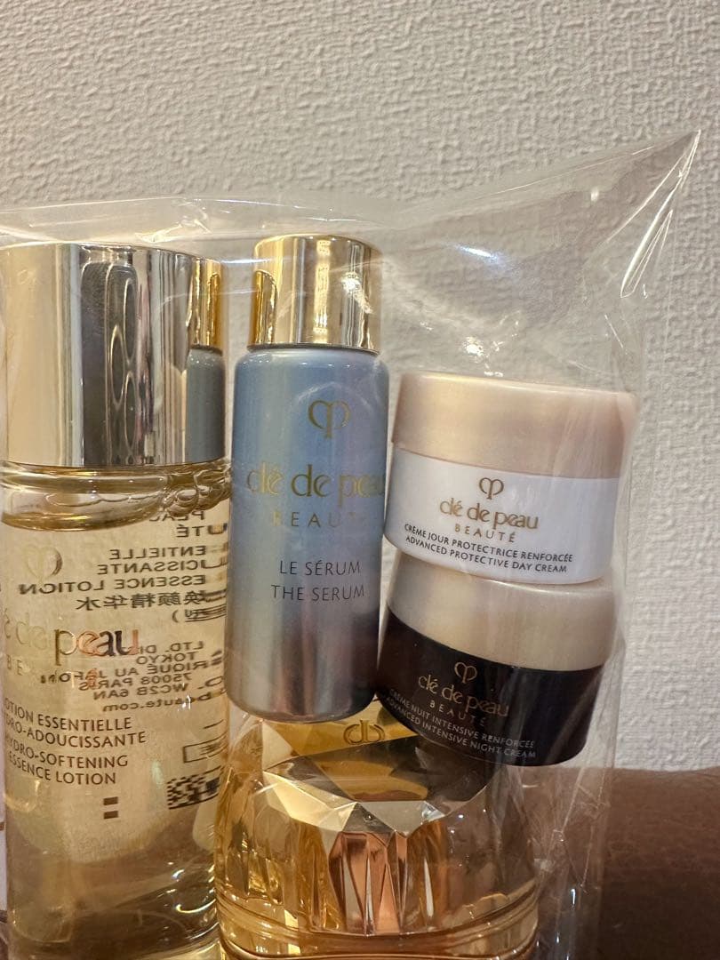 18941円相当⭐クレドポーボーテ♡ラ・クレーム♡特製サイズラディアンス