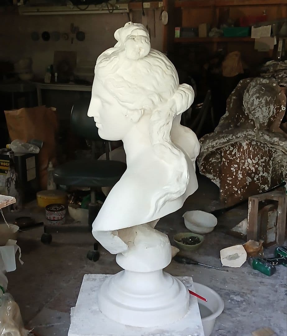 アポロ胸像(高さ81cm)