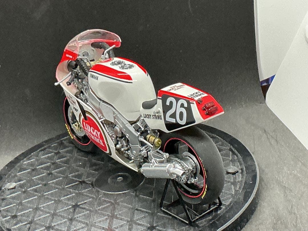 ⑤ヤマハYZF750コシンスキー&レイボーン組 鈴鹿8耐 プラモデル完成品