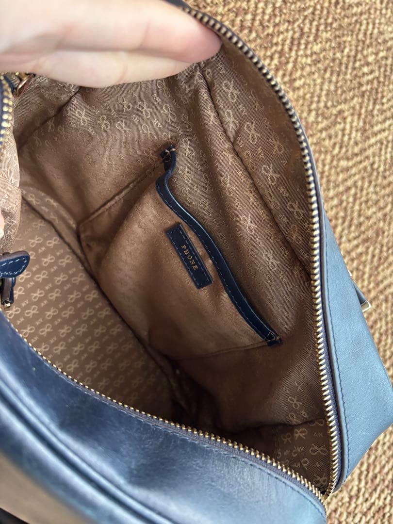 アニヤハインドマーチ　カーカー　ショルダーバッグ