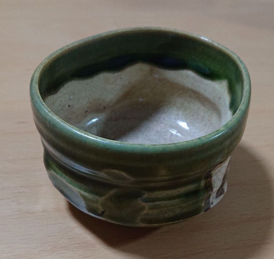 織部沓小服茶碗