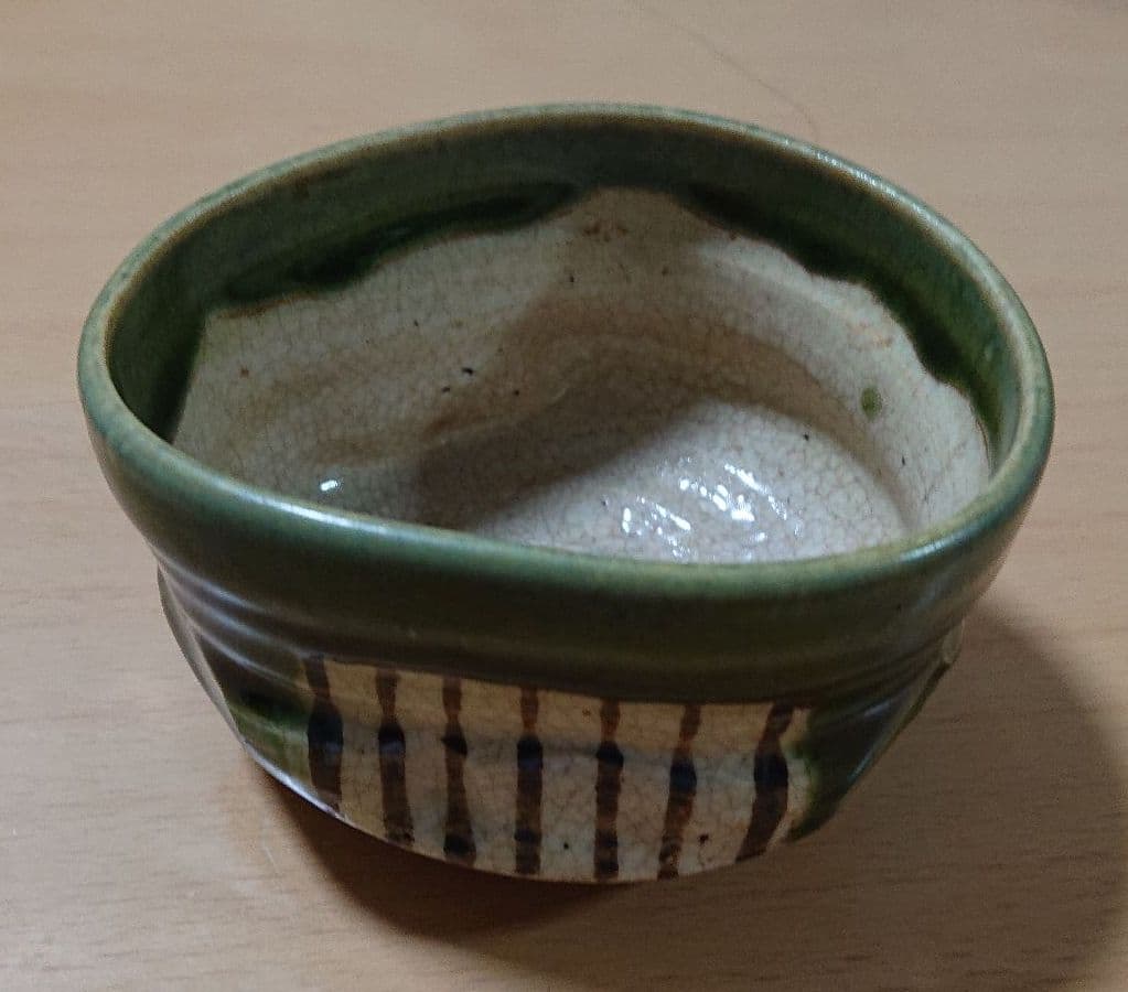 織部沓小服茶碗