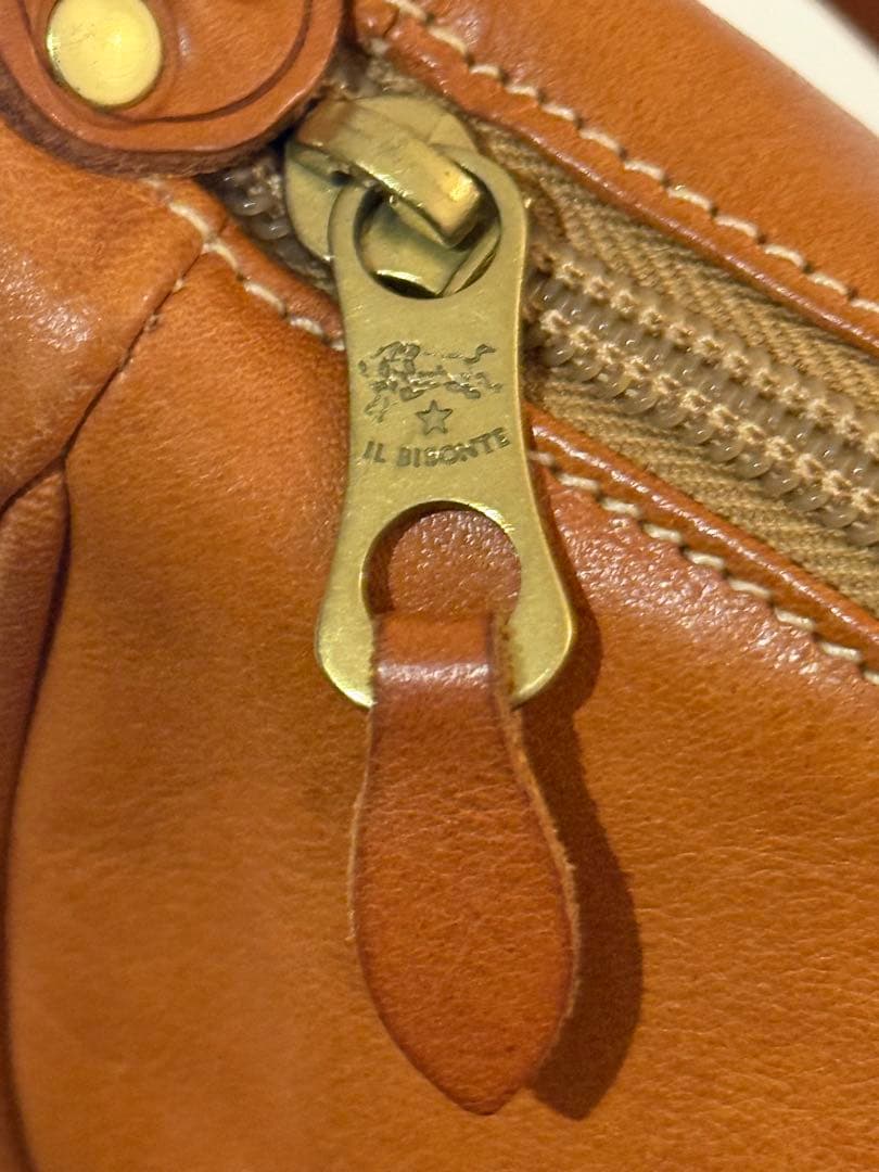 【イルビゾンテ】　IL BISONTE　ショルダーバッグ　三日月☾