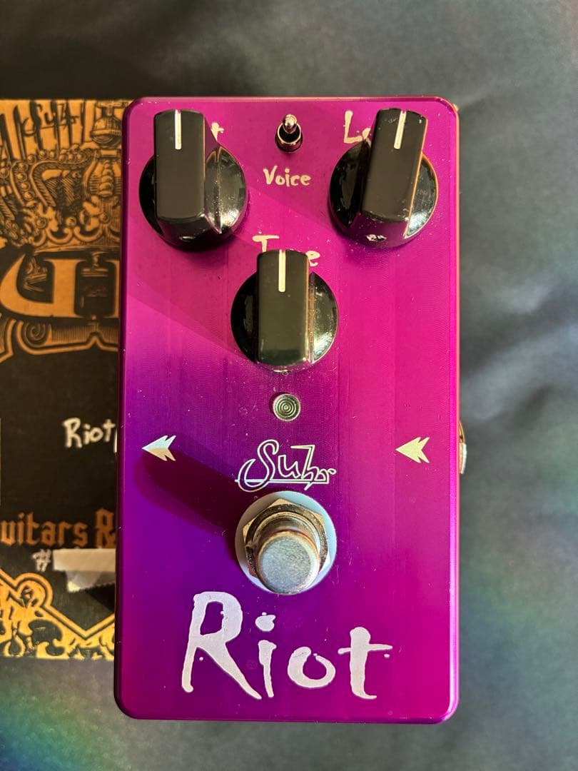 Suhr Riot ハイゲインディストーションペダル