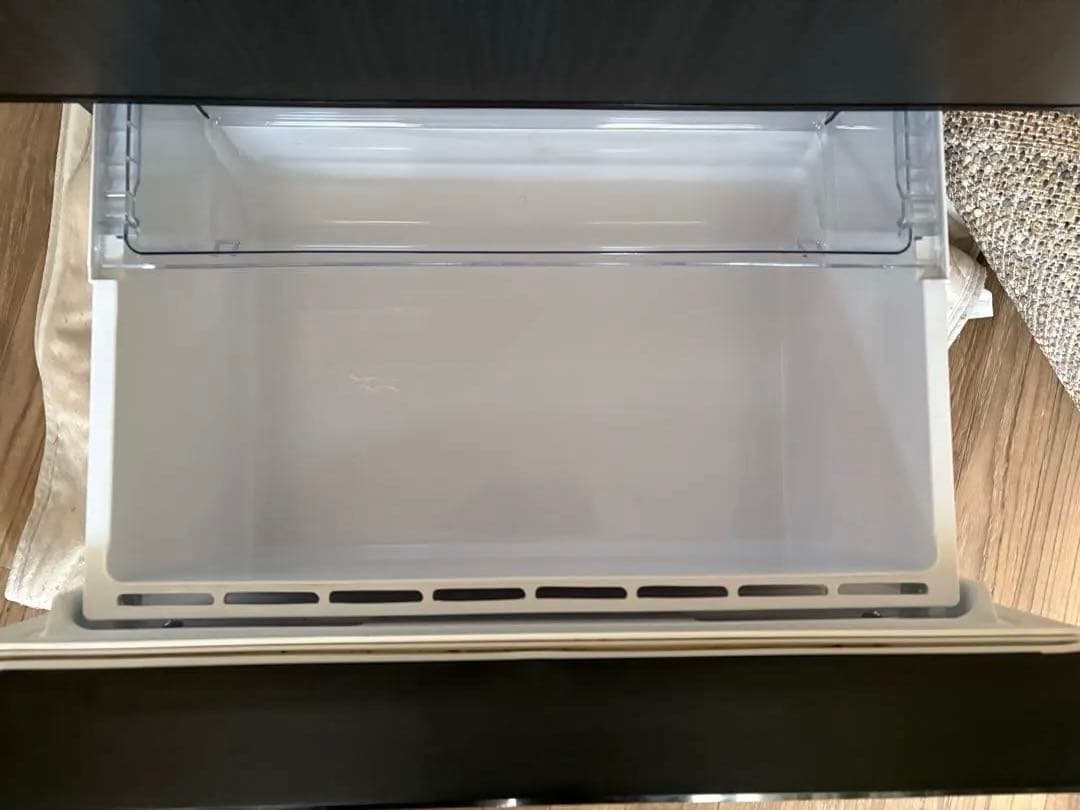 冷蔵庫　AQUA(アクア)ノンフロン冷凍冷蔵庫AQR-SV24K