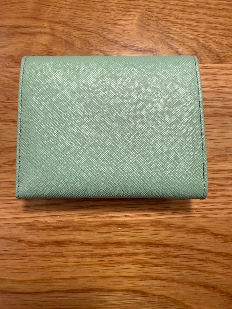 未使用PRADA サフィアーノレザー 三つ折り財布 ミントグリーン - メルカリ