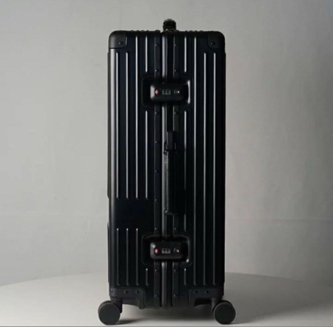 イノベーター 36L アルミスーツケース ステルス(黒） inv1811 - メルカリ