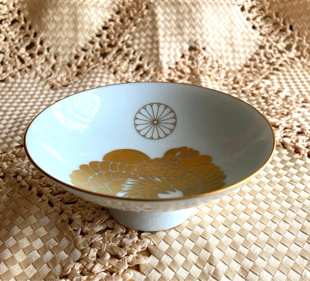 ☆皇室関係者限定☆天皇家 菊花紋章入り 陶器製小皿（高杯）