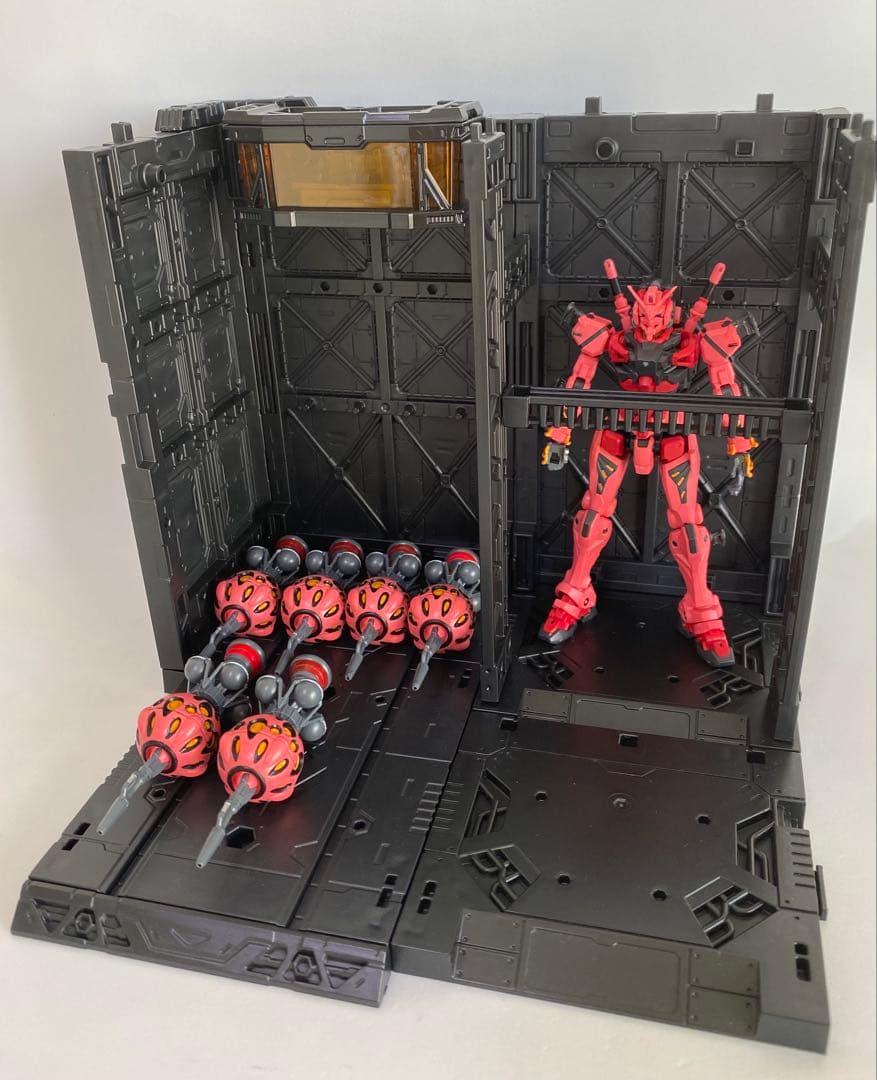 赤いガンダム【ビット6基】ガンプラ！HG！ジオラマベース！ビット台座