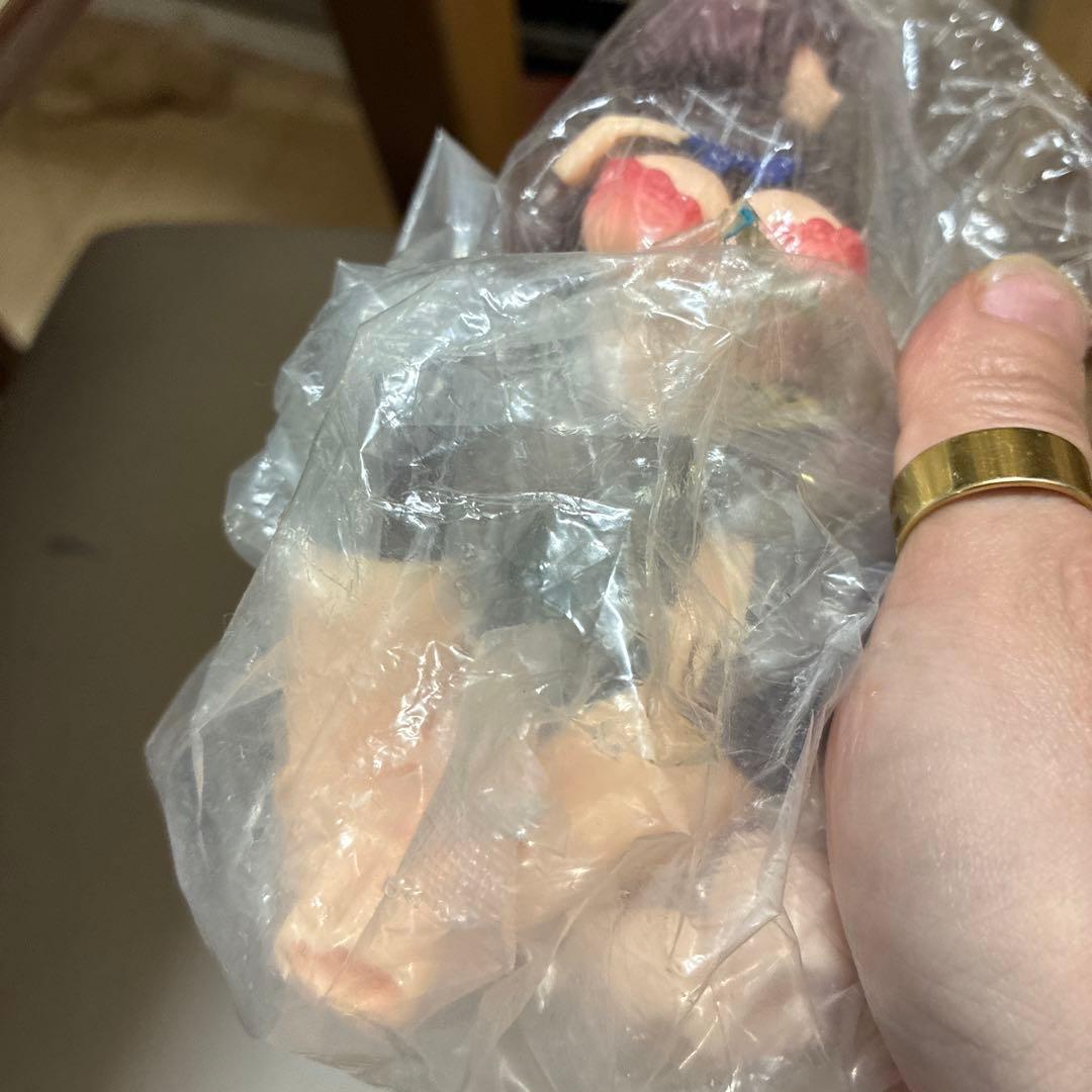 紫髪女性キャラクター フィギュア