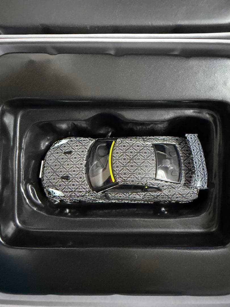 NISSAN GT-R & GT-R LV-N101d LV-N148a 2台