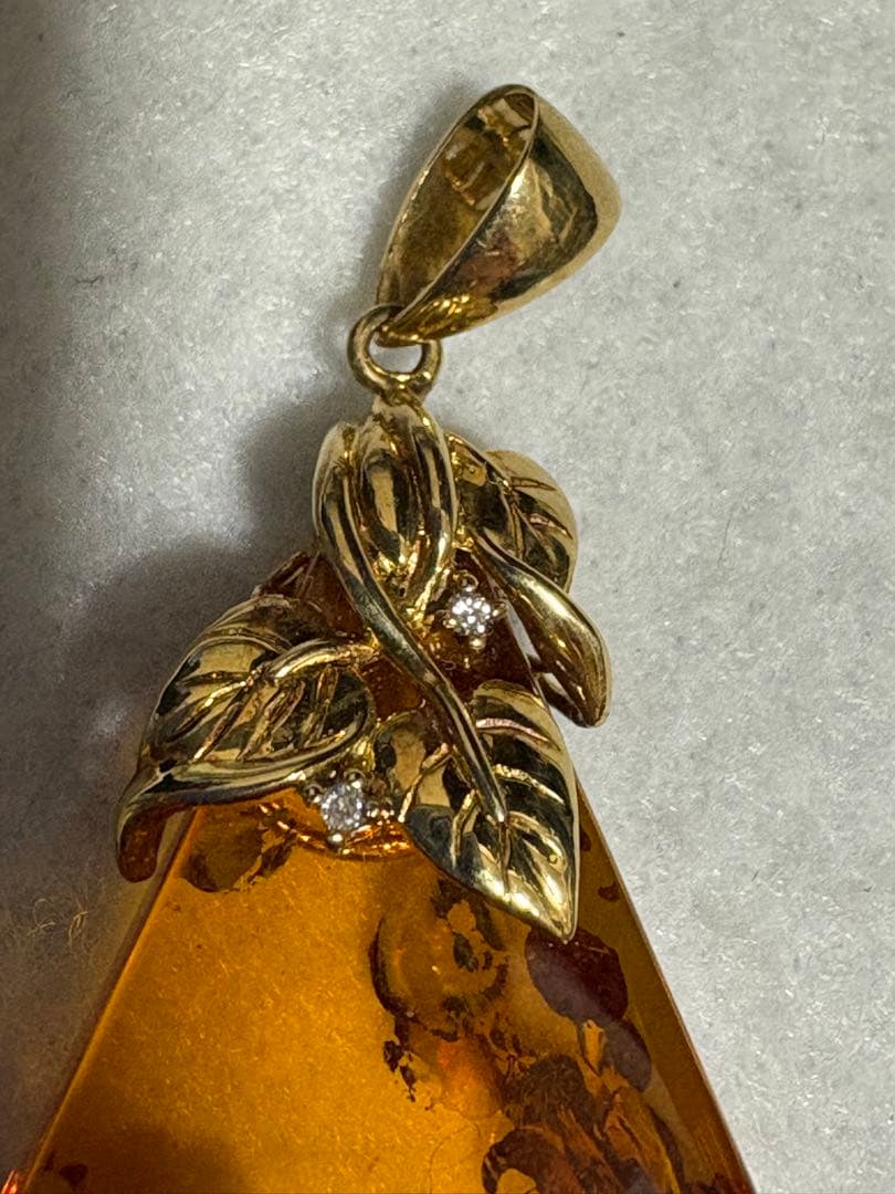 琥珀　K18 ダイヤ0.01 ペンダントトップ