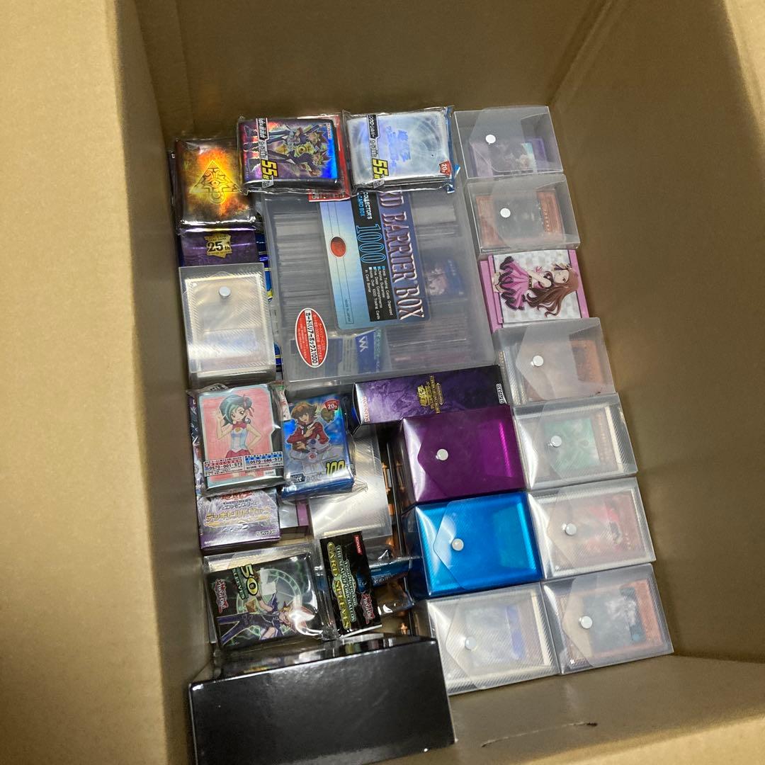 遊戯王 引退セット コレクター用 スリーブ プレイマット デッキケース付き