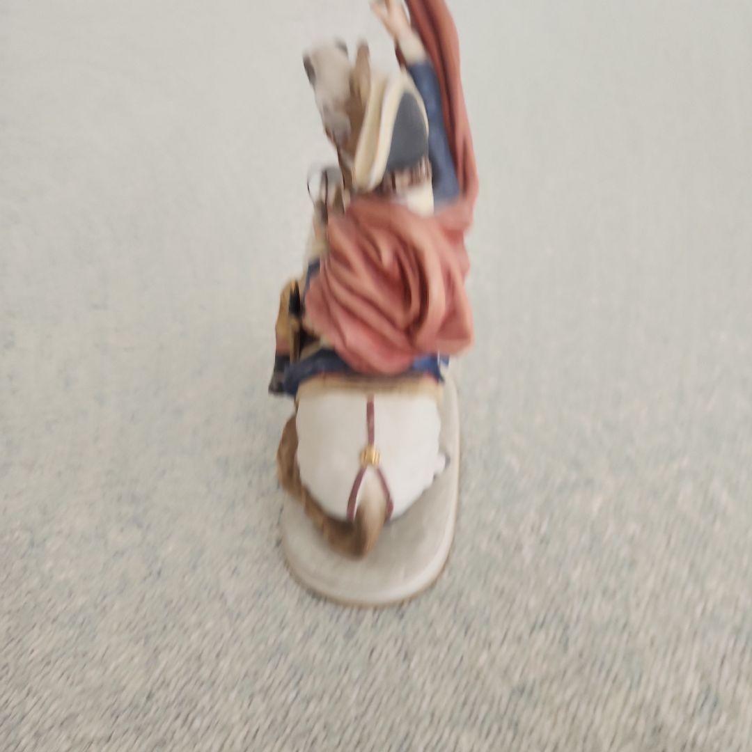 古い工芸品の鉄の石の彫刻や花の筆洗や古遊びの文壇用品