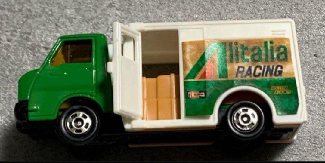 トミカ いすゞ エルフ FF マイパック ウォークスルーバン