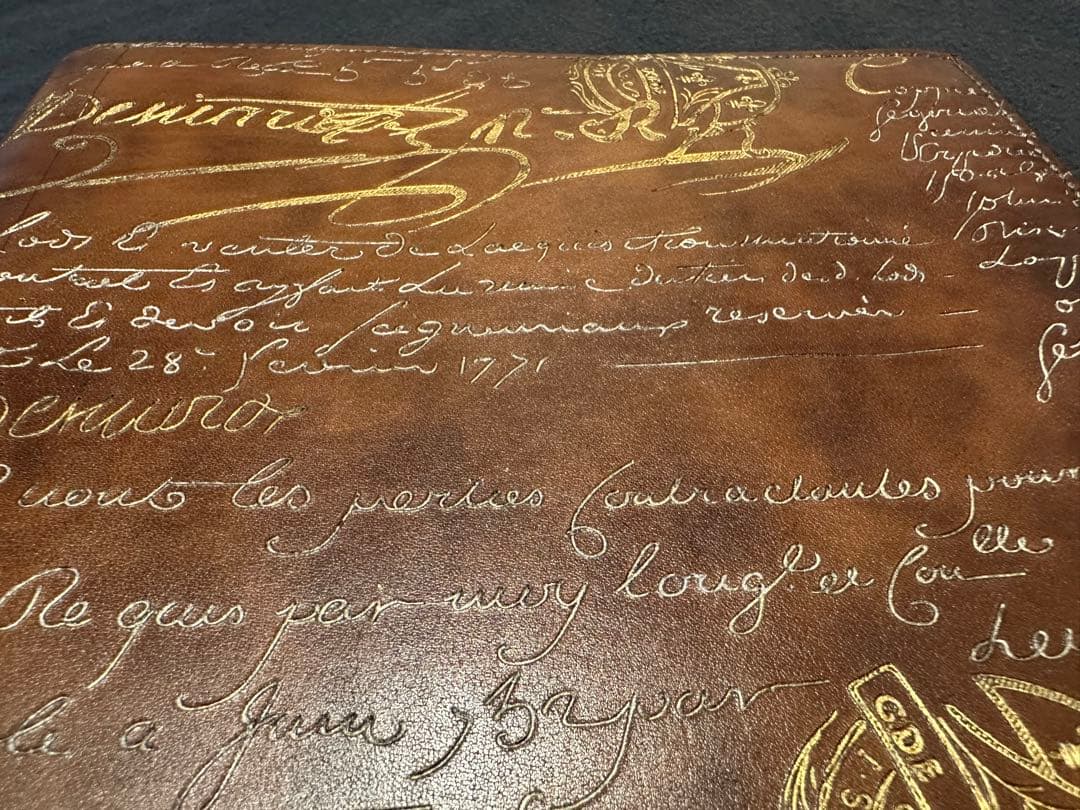 岸田一郎 持ってて良かったアイテム100選 ベルルッティ ノートカバー