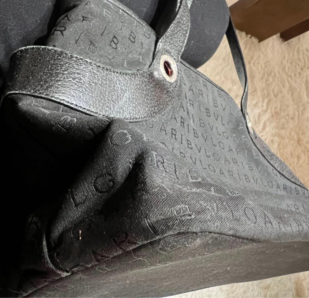 BVLGARI ブラック ショルダーバッグ