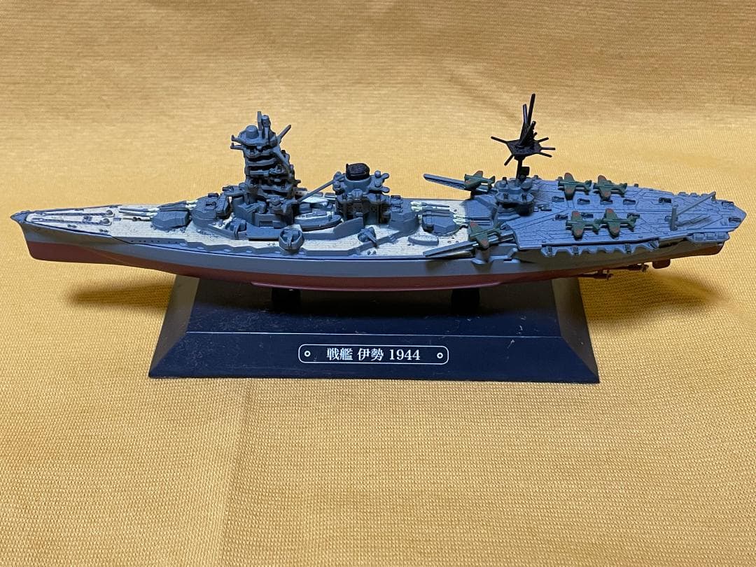 戦艦・重巡洋艦・軽巡洋艦・駆逐艦・航空母艦ミニチュア 18隻