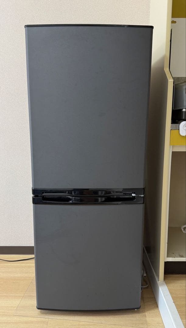 【送料無料】冷蔵庫 140L 右開き JR139HM01 美品