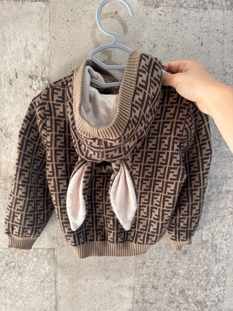 FENDI ベビーウサギ耳ニットアウター