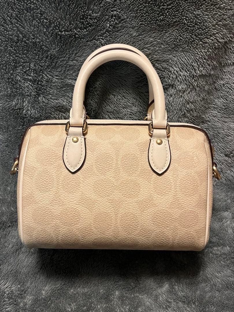 コーチ　ショルダーバッグ シグネチャー　キャンバス 未使用品　新品