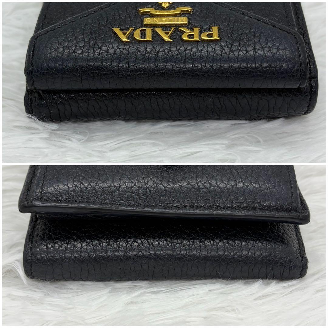 RFID搭載/現行✨プラダ 三つ折り 財布 金ロゴ シボ革 レザー 黒｜美