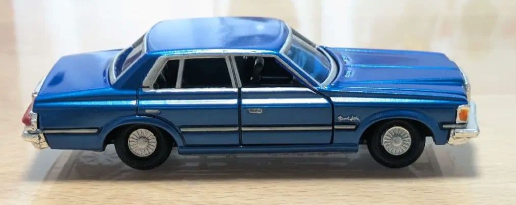 ヴィギナークラウンミニカー