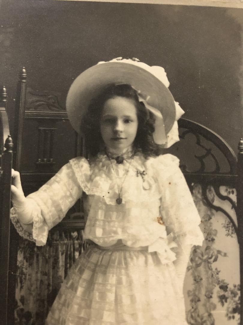 フランスアンティーク カルト・ド・ヴィジット 白いドレスの美しい少女　大判サイズ