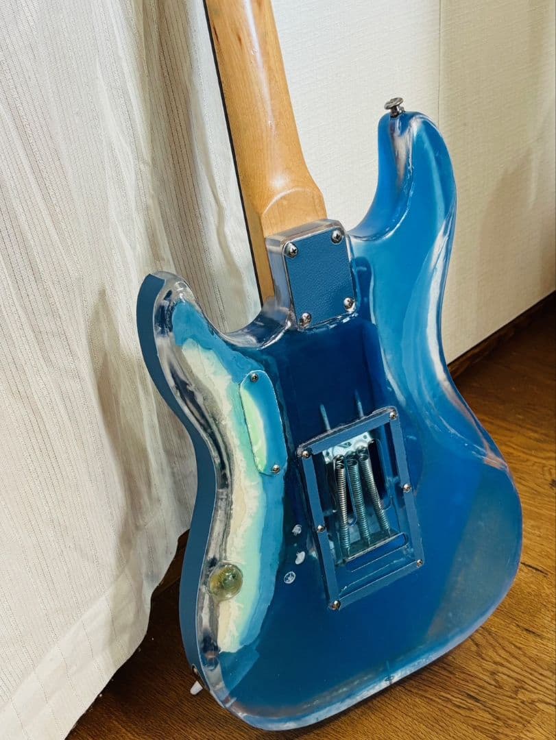 エレキギター アクリル透明 ストラトタイプ LED・WAVE・クラゲ仕様