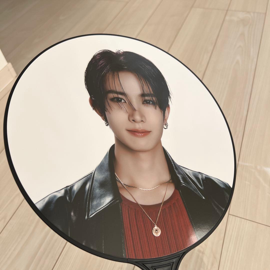 早い者勝ち‼️enhypen ヒスン うちわ WTL ソウルコン - メルカリ