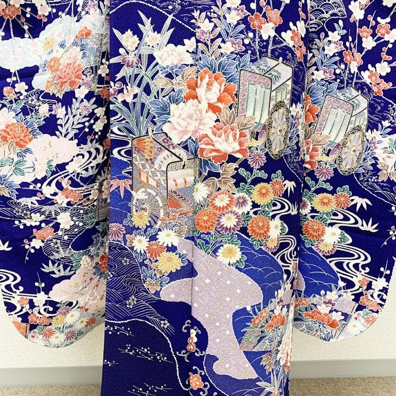 412z18☆振袖 小紋柄 金銀彩 地紋 型染め 古典柄☆美品 成人