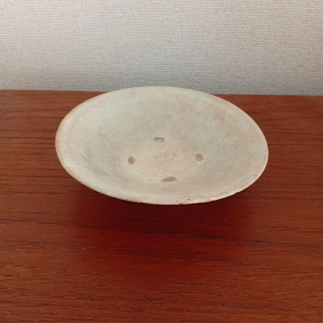 李朝　粉引　柔手　金海　平茶碗　（古唐津、李朝、高麗）