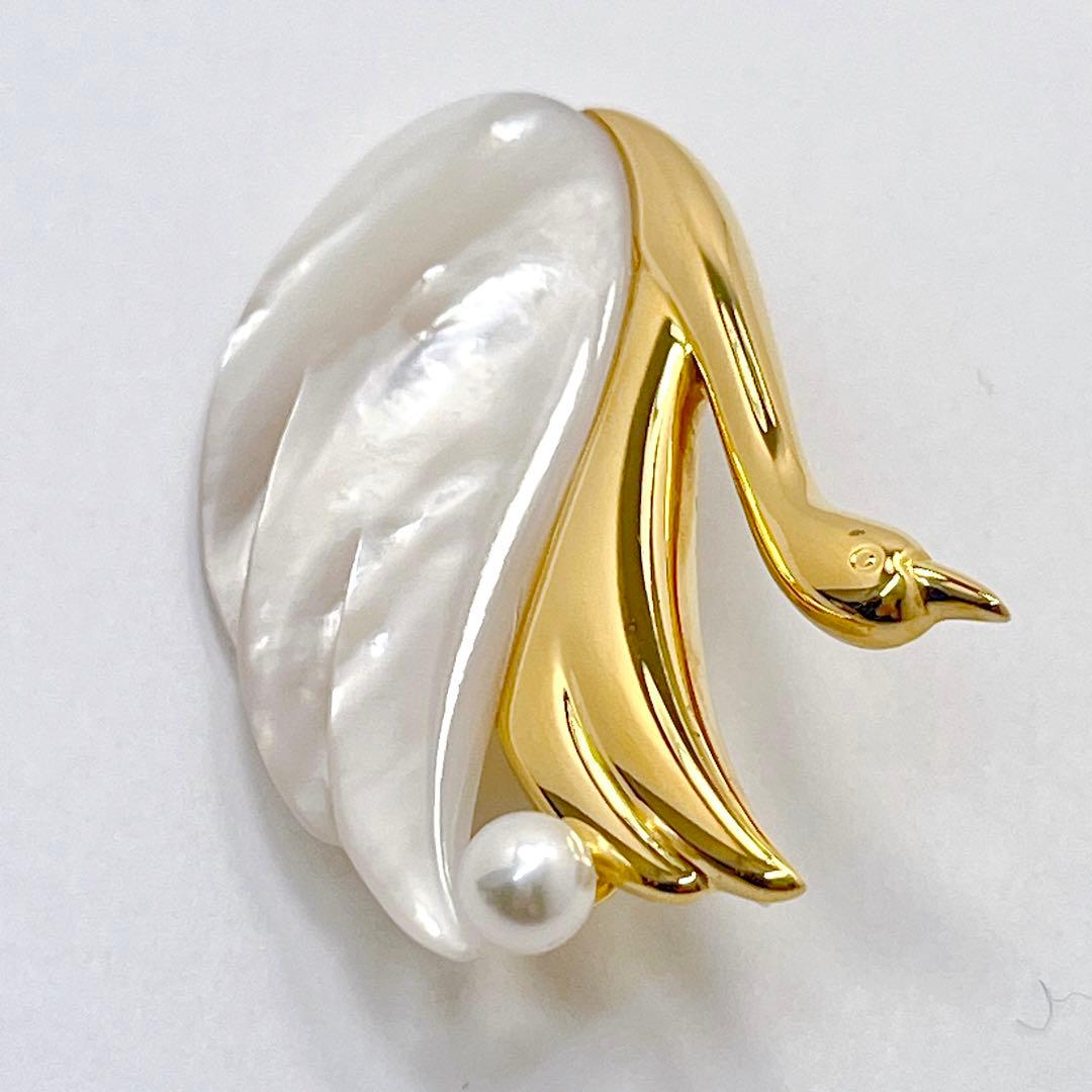 TASAKI 鳥の形 ブローチ真珠貝螺鈿