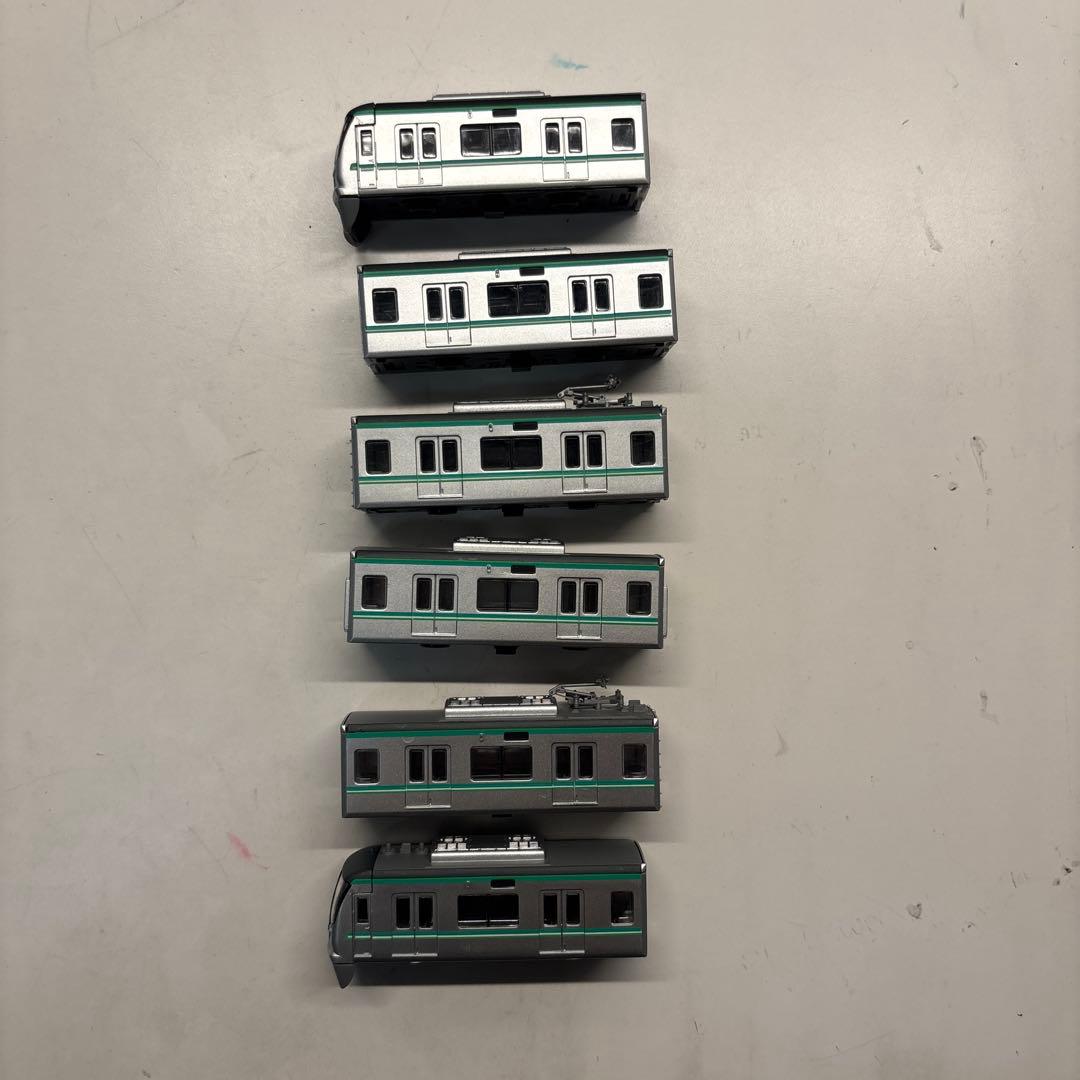 bトレインショーティー 千代田線16000系6両