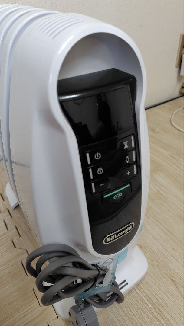 美品 DeLonghi】 デロンギ オイルヒーター NJ0505E - メルカリ