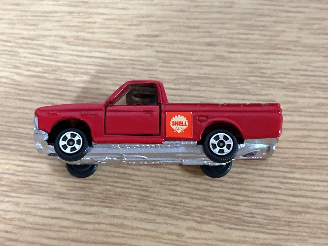 超希少 トミカ ダットサン トラック 赤色 香港製