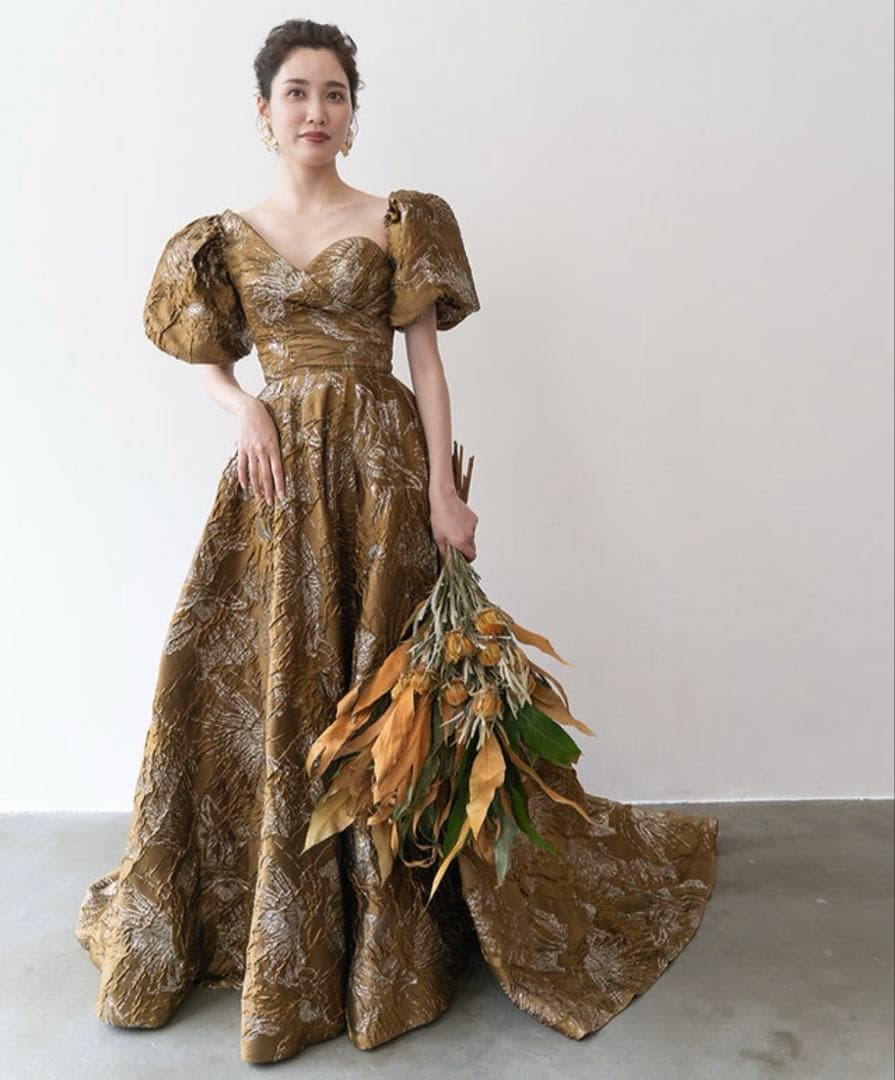 ウェディングドレス　confetti ブラウン　カラー　ブライダル　結婚式