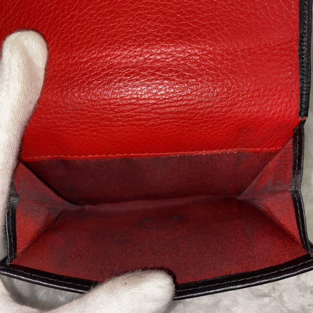 サルヴァトーレフェラガモ 2つ折り財布 ガンチーニ 金具 レザー ブラック