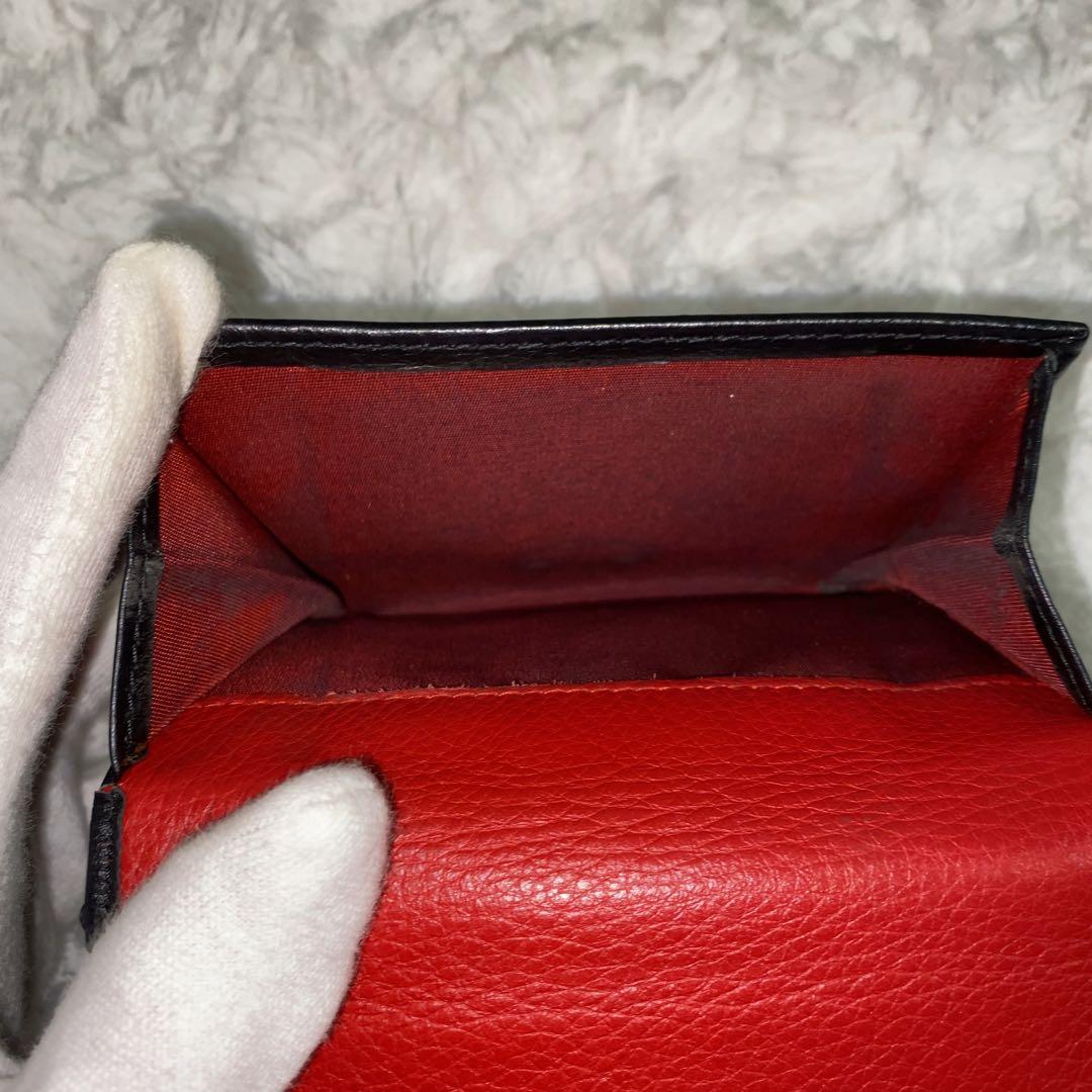 サルヴァトーレフェラガモ 2つ折り財布 ガンチーニ 金具 レザー ブラック