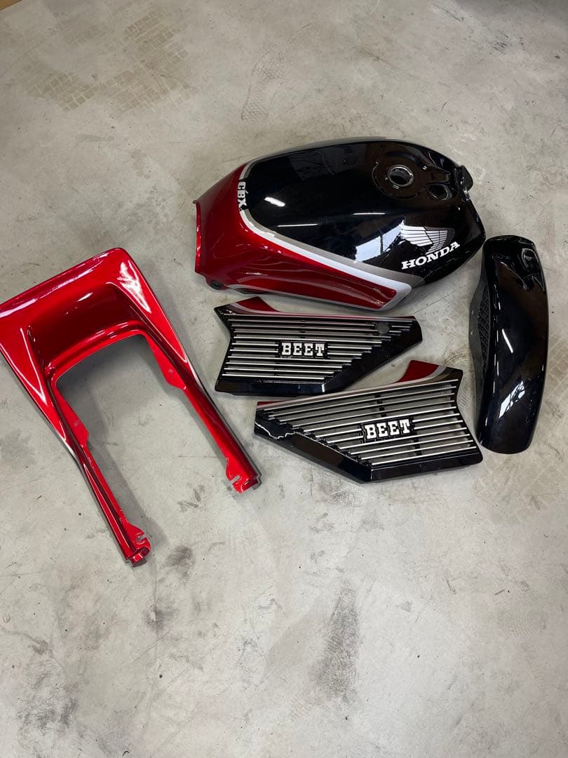 美品 正規品 CBX400F BEETテール 2型黒赤 CBX400F 2型赤黒ビートテール