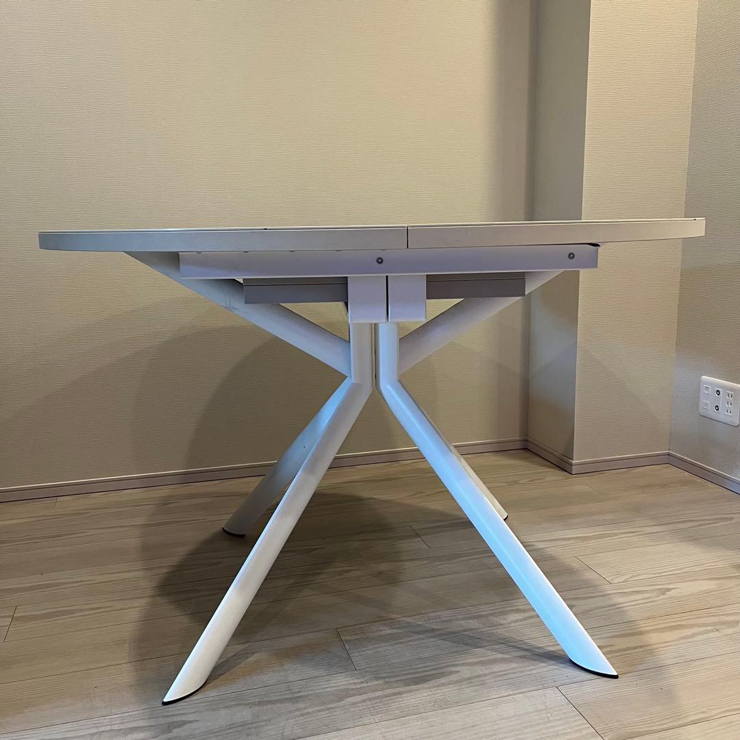 カリガリス コヌビア ジョーべ セラミックダイニングテーブル