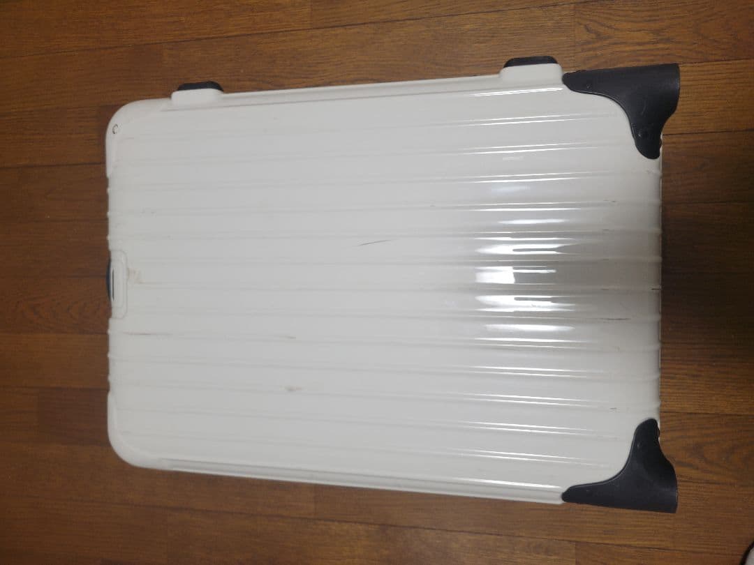 RIMOWA ホワイト キャリーケース 中古 値引き交渉ok 説明必読
