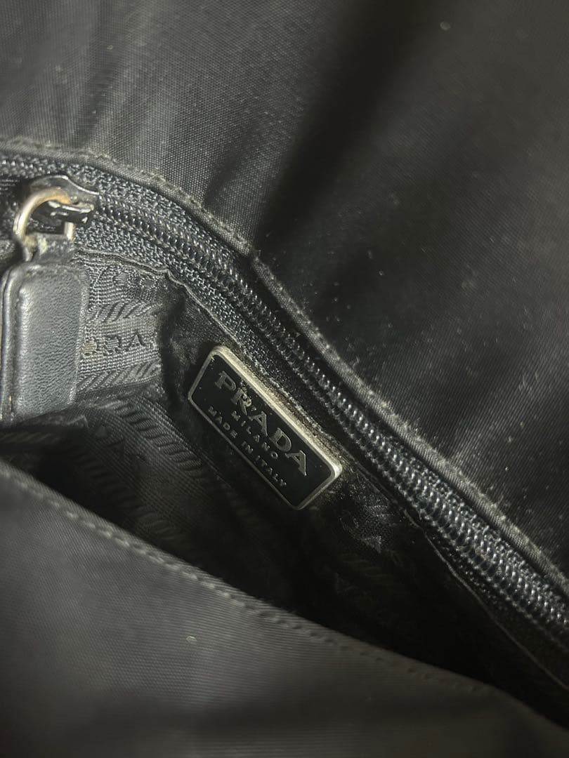 PRADAショルダーバック