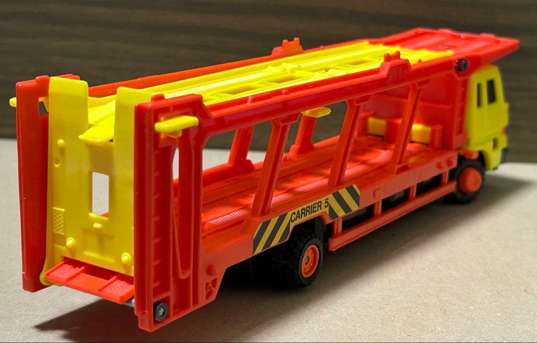 トミカ ギフトセット カーキャリアセット