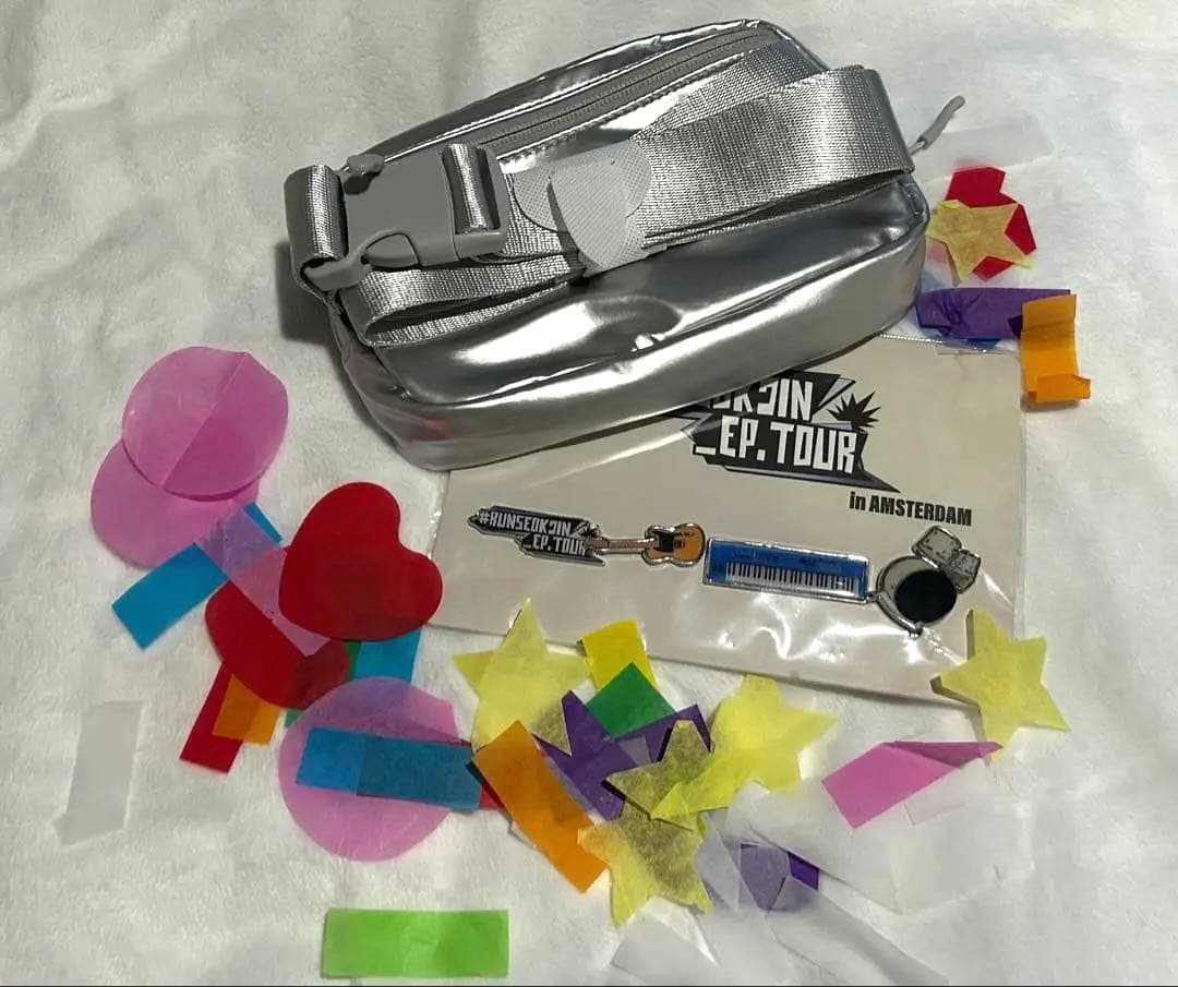 8/9 RunSeokjin Amsterdam VIP ポーチ&ピンバッジ