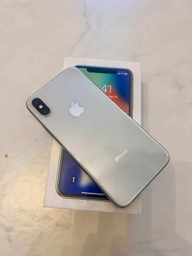 Apple iPhone X シルバー 本体
