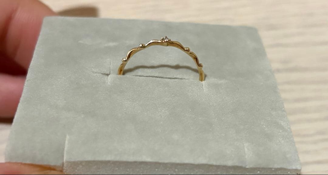 【ANEMONE】 K10 一粒ダイヤウェーブリング　11号