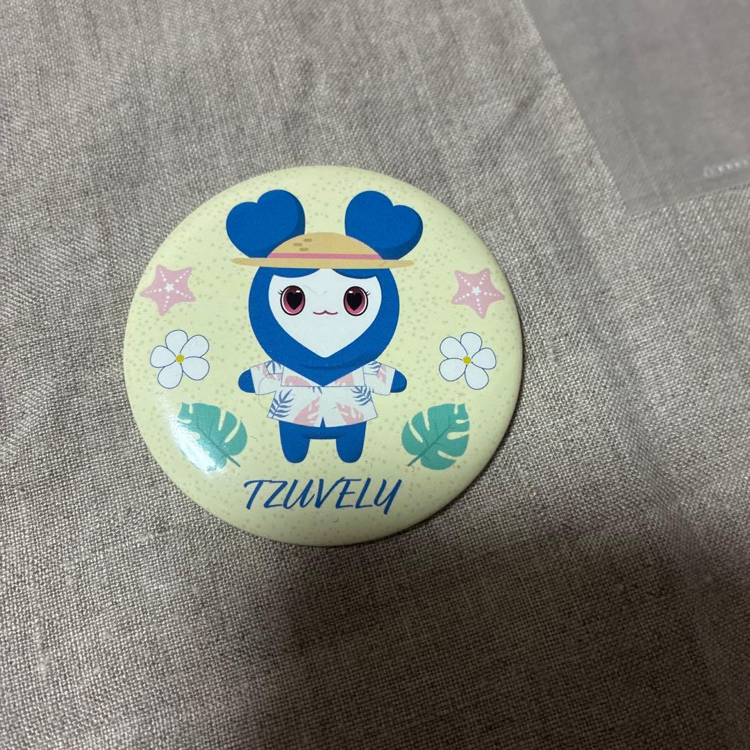 TWICE LOVERY ツウィ 缶バッジ キャラクター - メルカリ