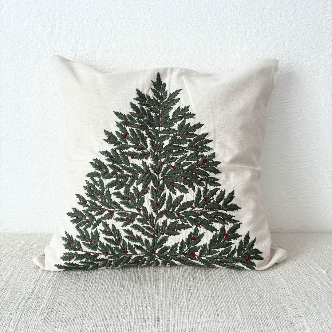 R*t様 ZARA  ザラホーム クリスマスクッション2点セット