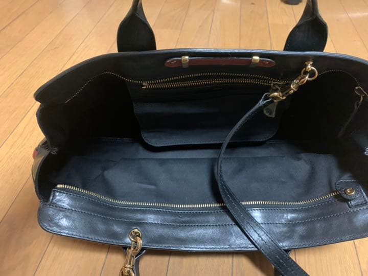 クロエ　アリス　レッド